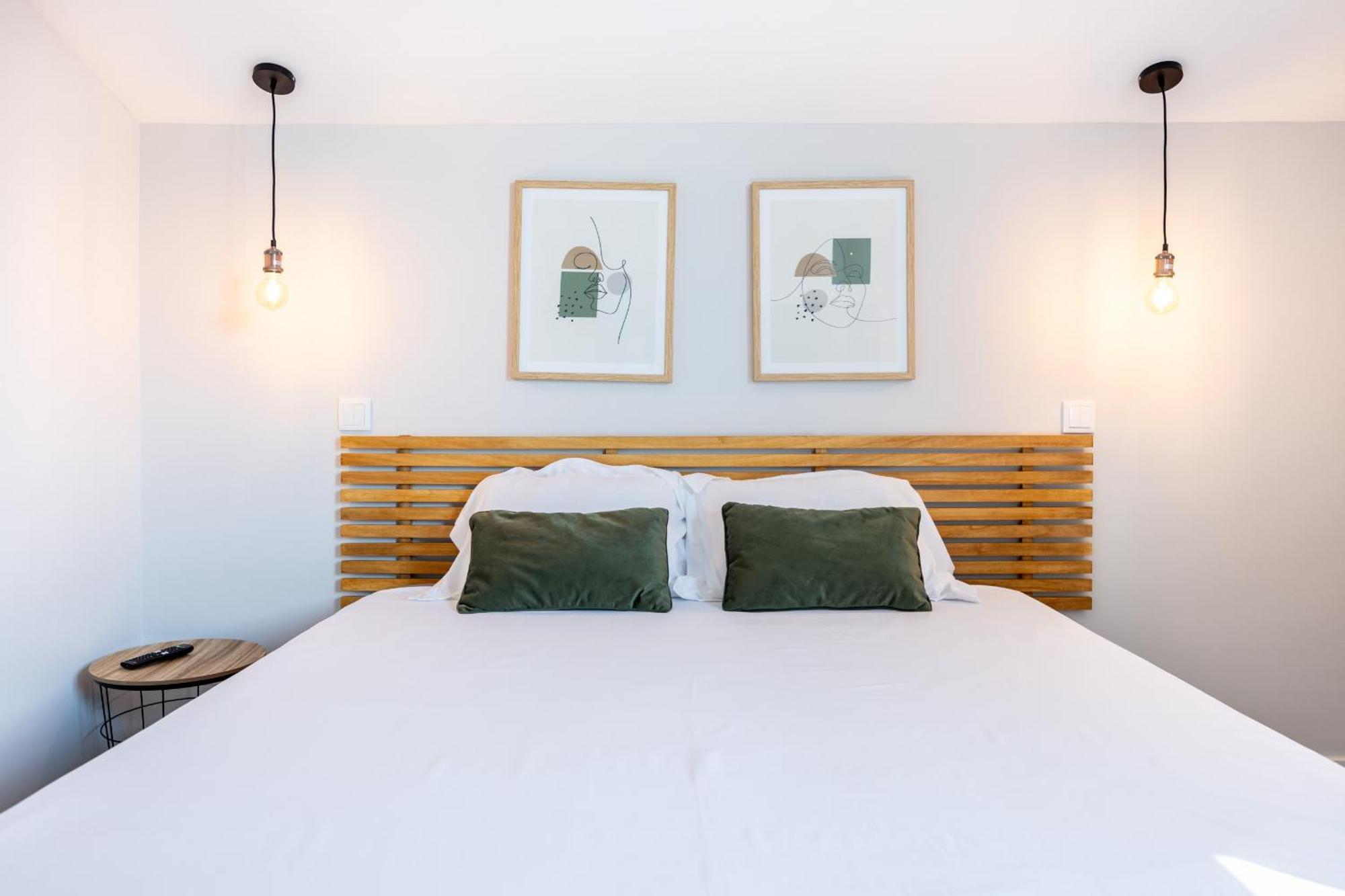 Angra do Heroísmo Angra Charming Suites By Seewest מראה חיצוני תמונה
