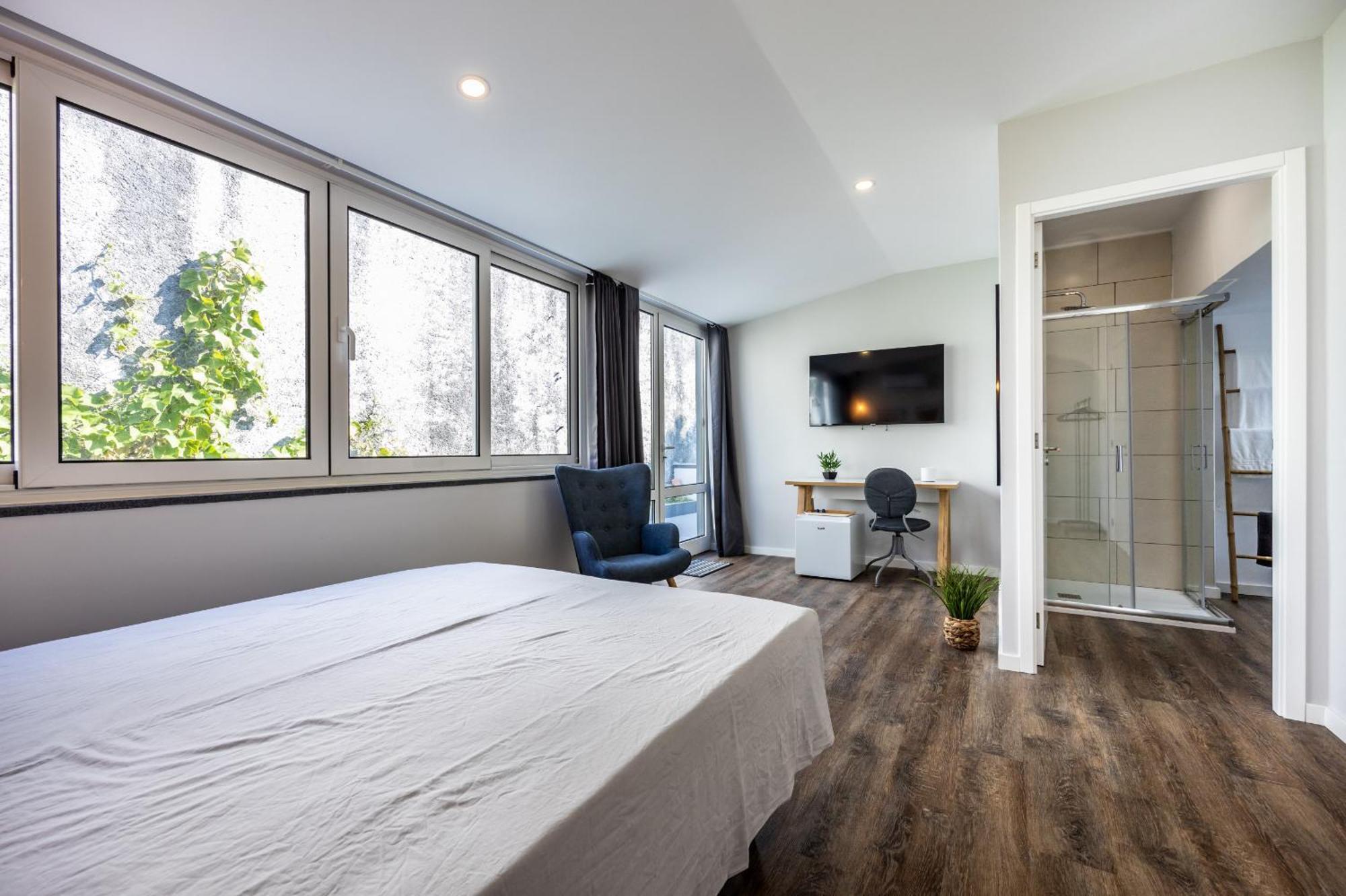 Angra do Heroísmo Angra Charming Suites By Seewest מראה חיצוני תמונה