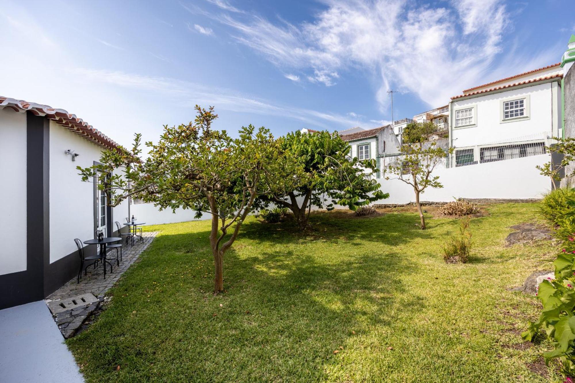 Angra do Heroísmo Angra Charming Suites By Seewest מראה חיצוני תמונה