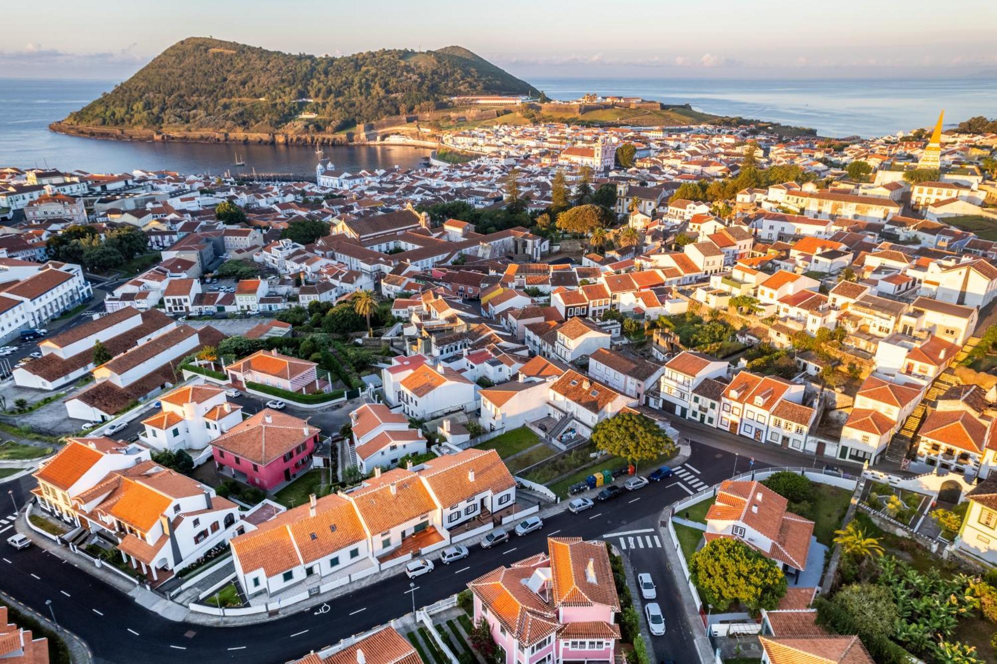 Angra do Heroísmo Angra Charming Suites By Seewest מראה חיצוני תמונה