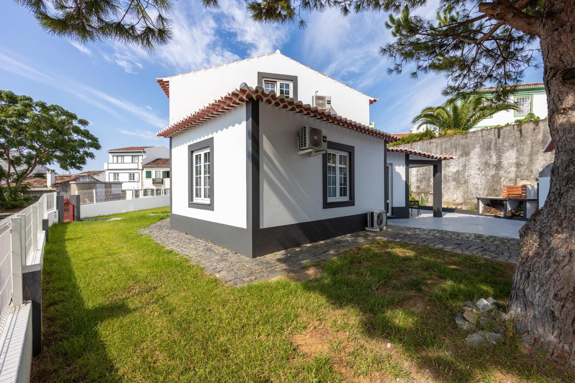 Angra do Heroísmo Angra Charming Suites By Seewest מראה חיצוני תמונה