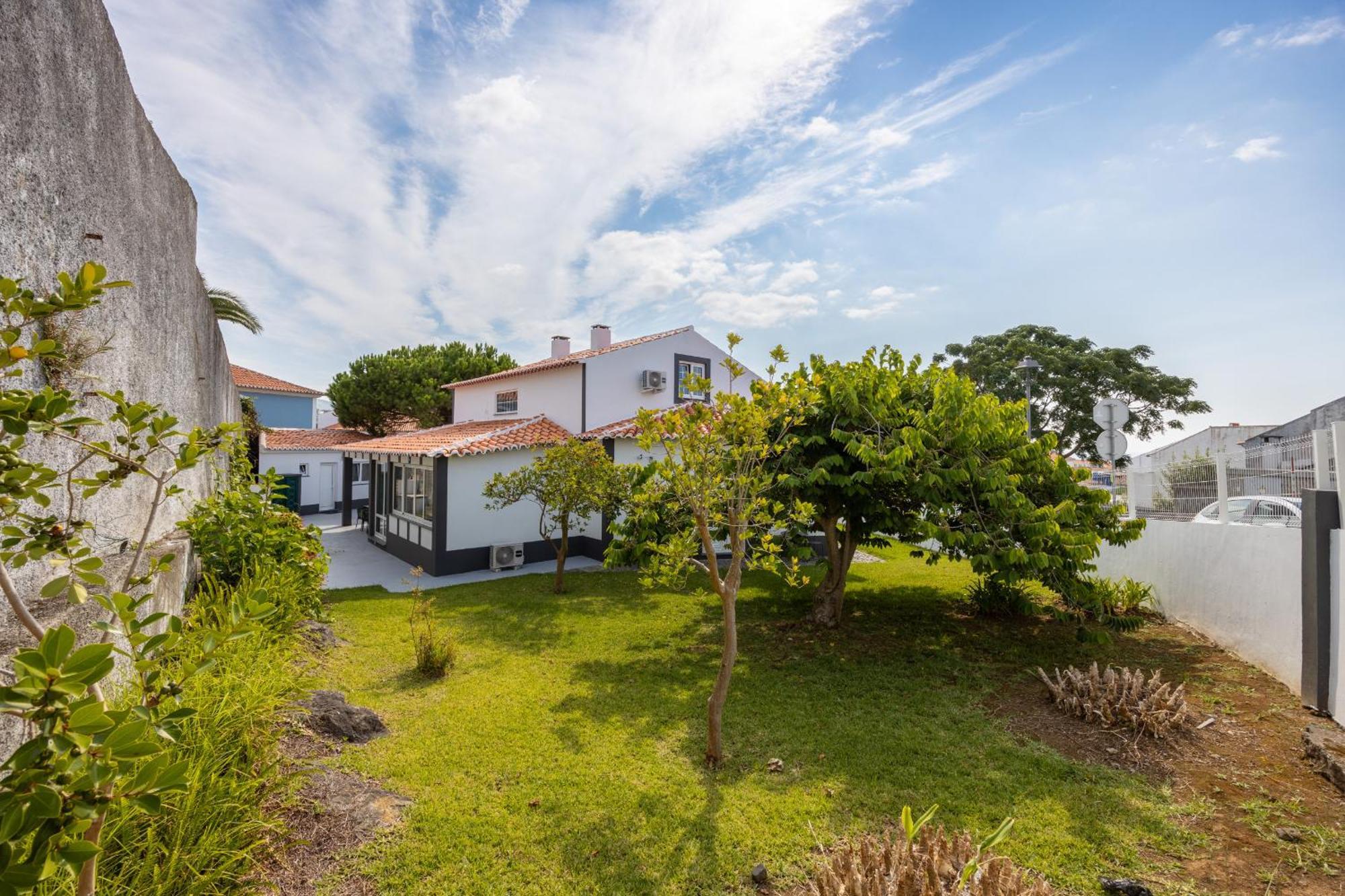 Angra do Heroísmo Angra Charming Suites By Seewest מראה חיצוני תמונה
